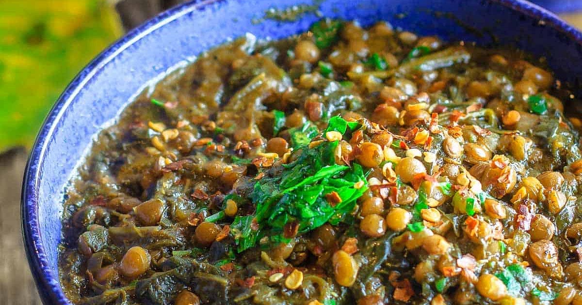 Mediterranean Spicy Spinach and Lentil Soup Recipe | Samsung Food App