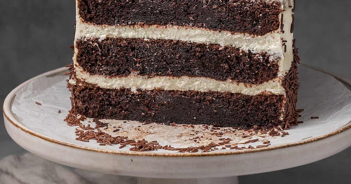 Chocolate Cake with Cream Cheese Frosting (VIDEO) Recipe | Samsung Food App