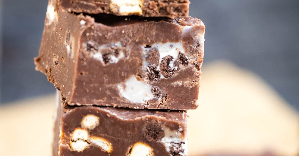 KISSES® Cookies & Cream Chocolate Fudge Recipe | Samsung Food App