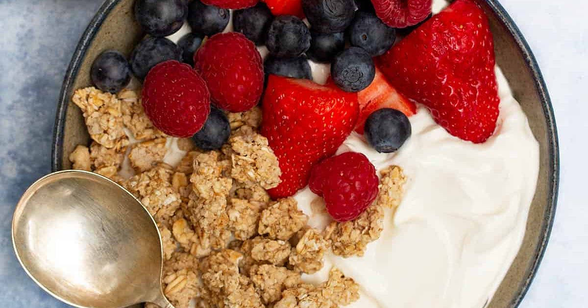 Yogurt Granola Breakfast Bowl Recipe | Samsung Food App