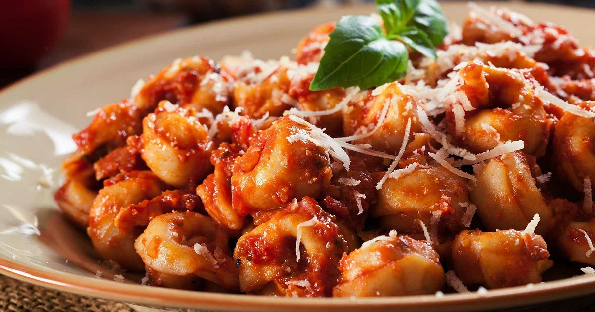 Quick Cheese Tortellini with Tomato Sauce Recipe | Samsung Food App