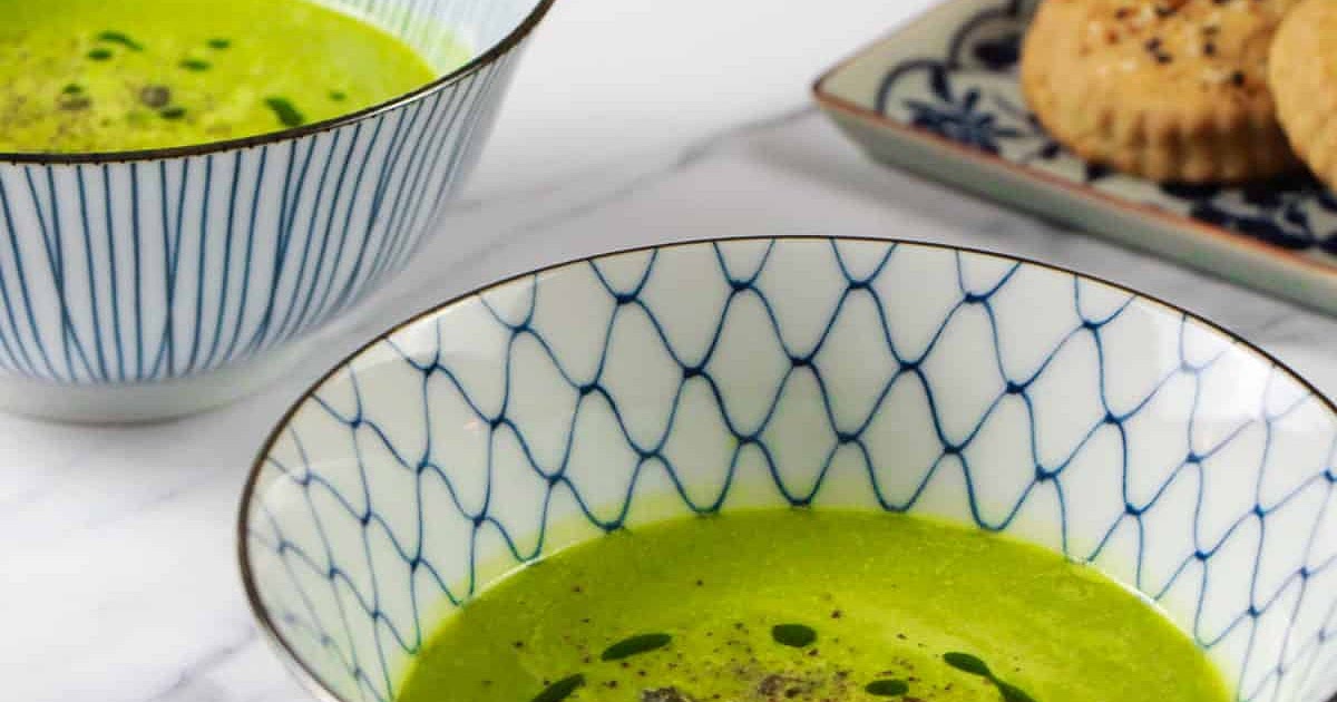 Velvety Spinach and White Bean Soup (Vegan & Gluten-Free) Recipe | Samsung Food App