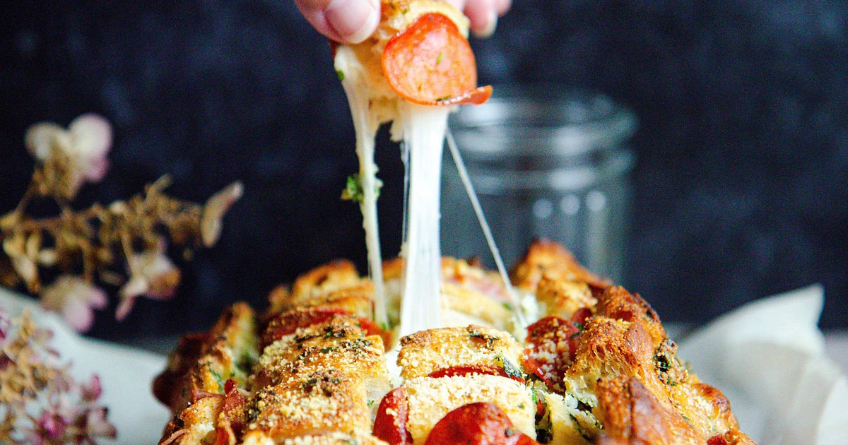 Pepperoni Pull-Apart Bread Recipe | Samsung Food App