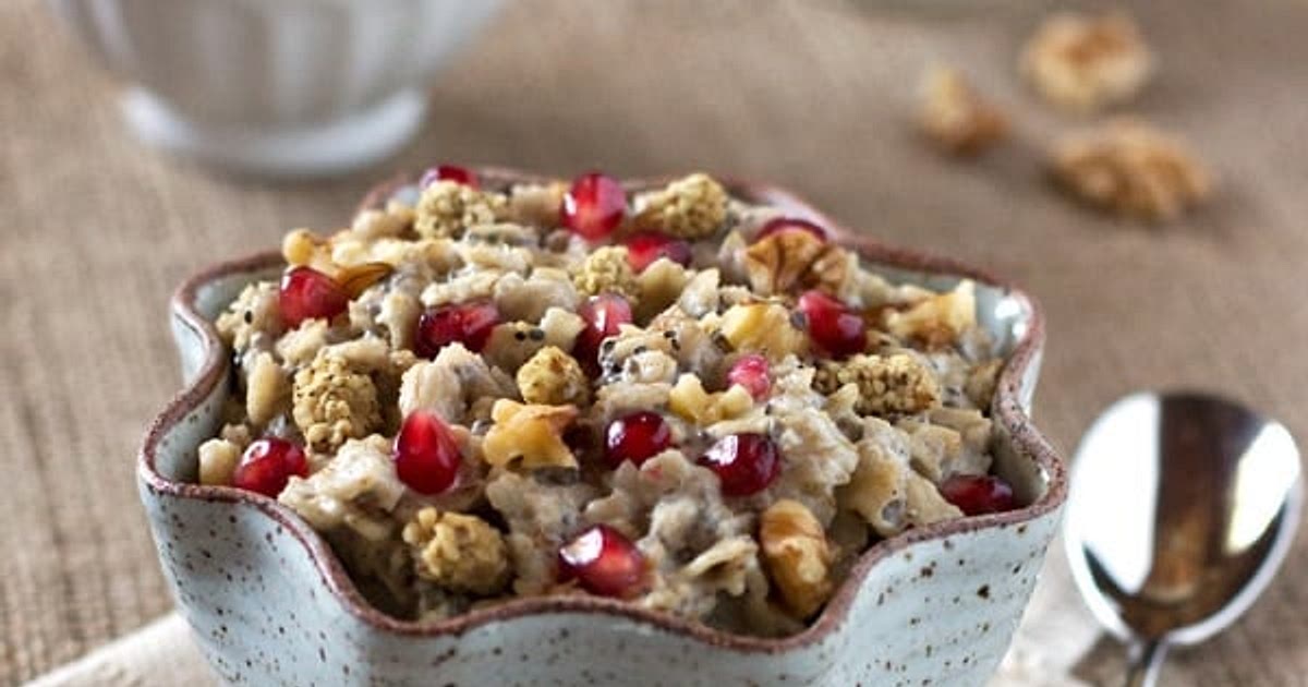 Oatmeal with Almond Milk and Chia Seeds Recipe | Samsung Food App
