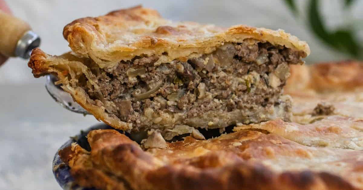 Ground Beef and Mushroom Pot Pie Recipe | Samsung Food App