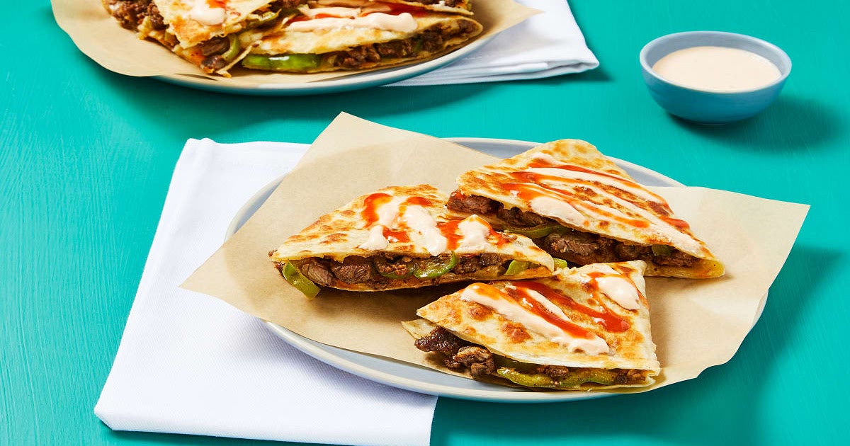 One-Pan Steak & Green Pepper Quesadillas with Hot Sauce & Smoky Red Pepper Crema Recipe | Samsung Fo