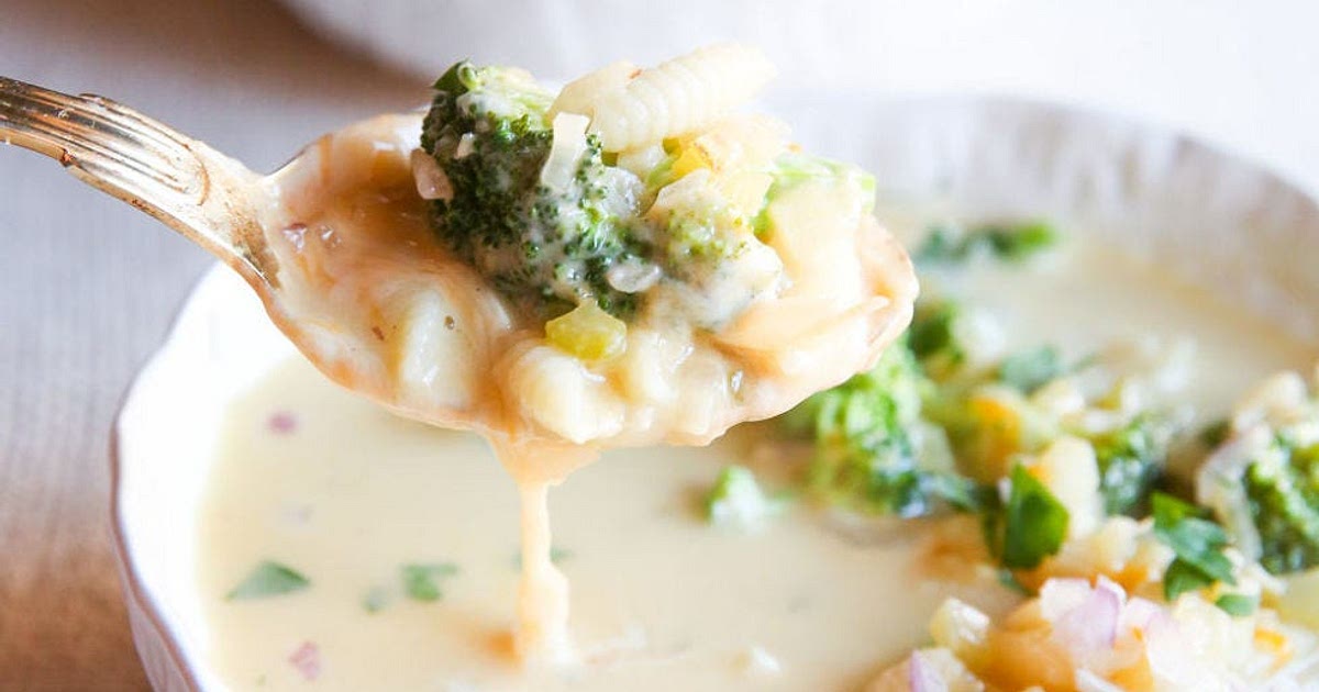 Broccoli-Cheddar Macaroni Soup Recipe | Samsung Food App