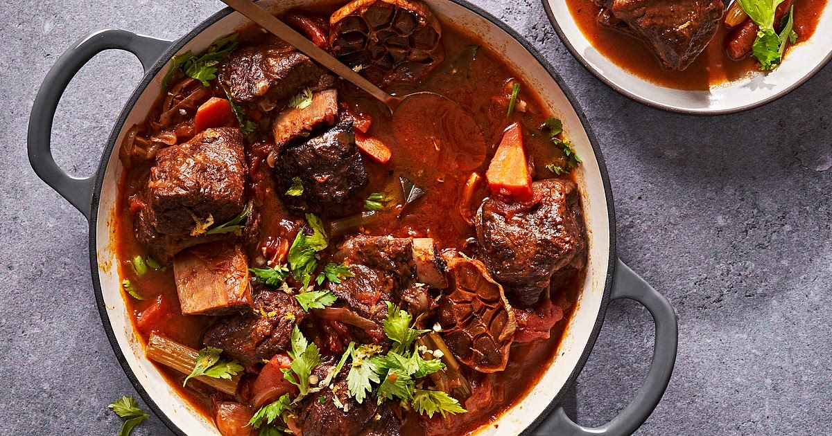 Braised Short Ribs with 40 Cloves of Garlic Recipe | Samsung Food App