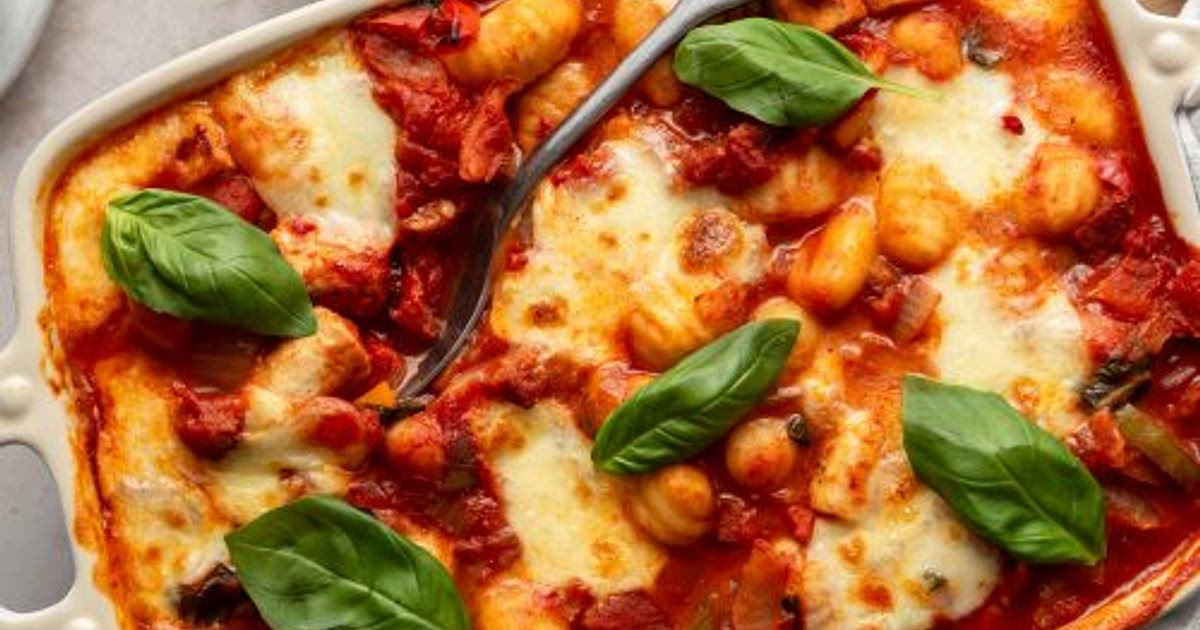 Cheesy chorizo baked gnocchi Recipe | Samsung Food App