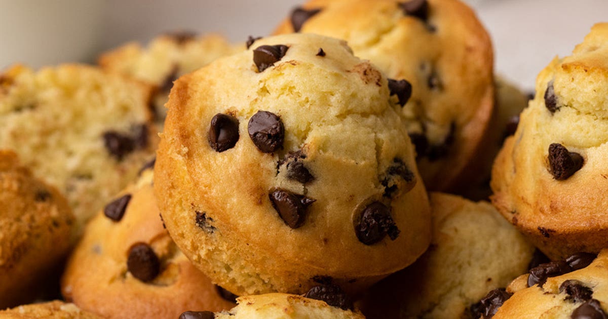 Fluffy and Moist Chocolate Chip Muffins Recipe | Samsung Food App
