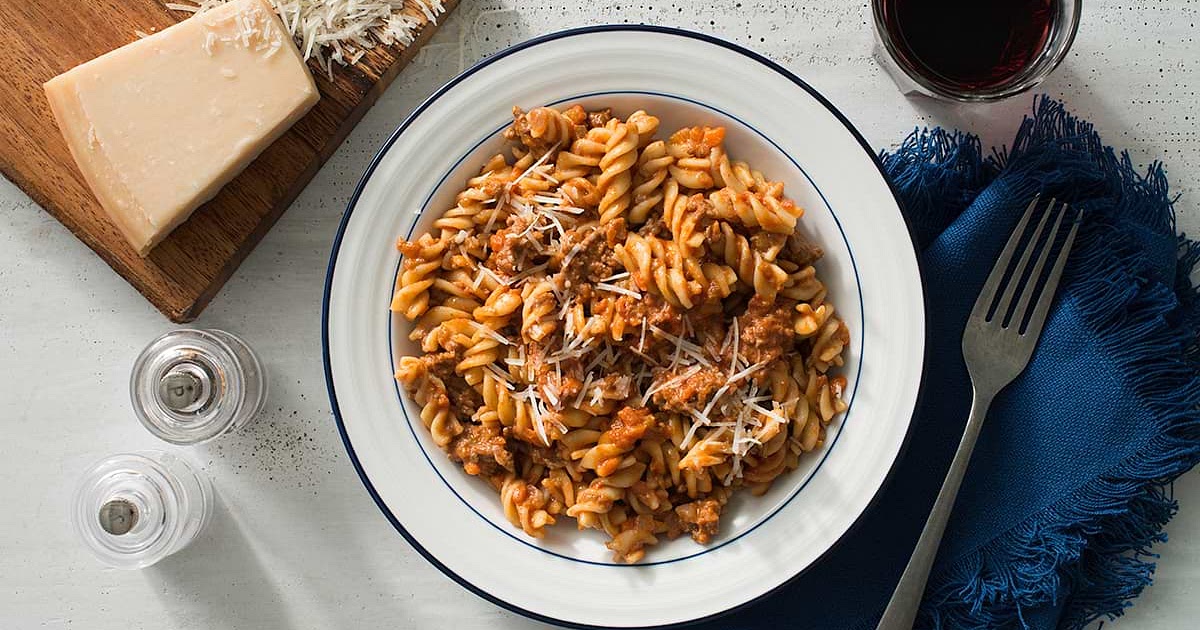 Fusilli with Spicy Bolognese Sauce Recipe | Samsung Food App