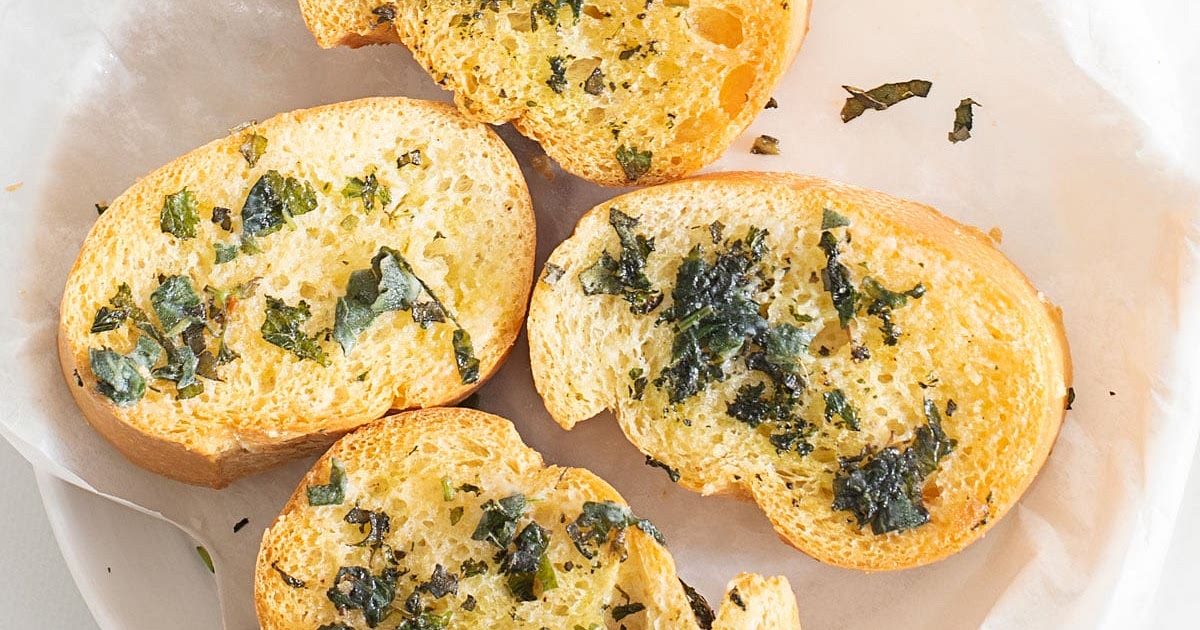 Air Fryer Garlic Bread Recipe | Samsung Food App