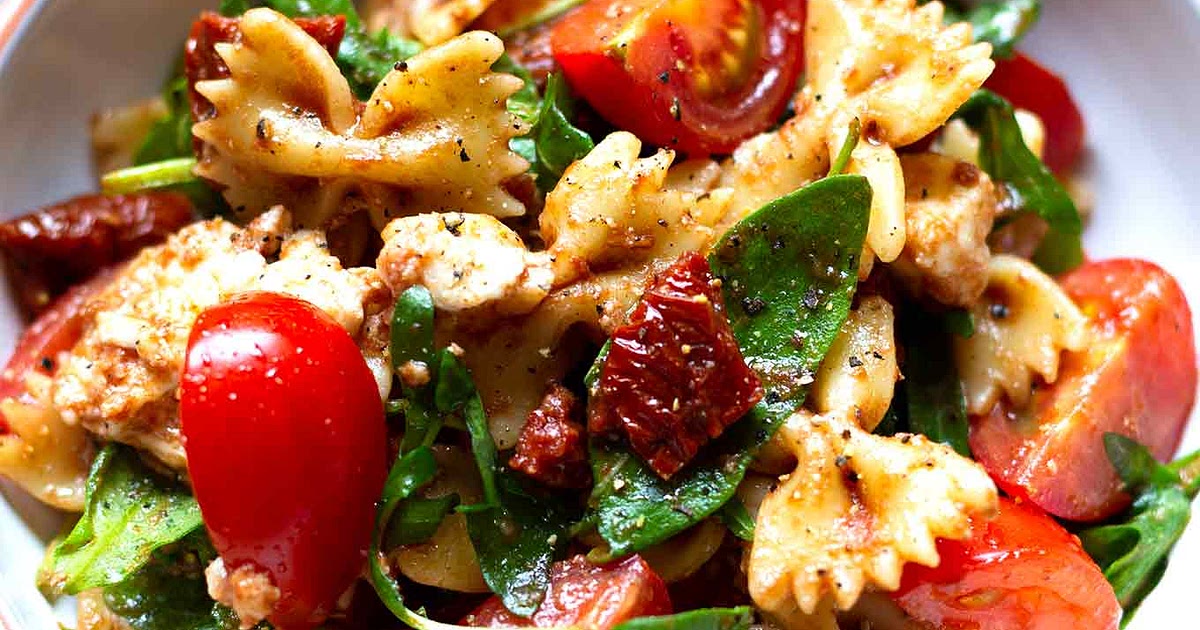 Italienischer Nudelsalat mit Tomaten, Rucola und Mozzarella Recipe | Samsung Food App