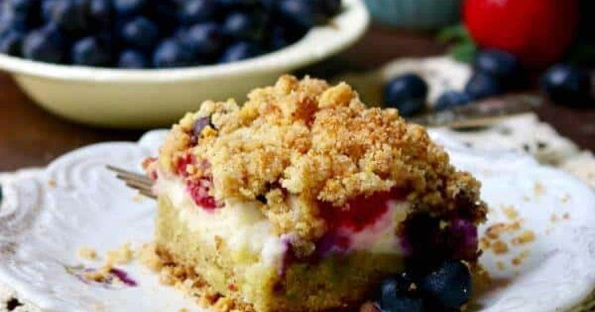 Cream Cheese Coffee Cake with Berries Recipe | Samsung Food App