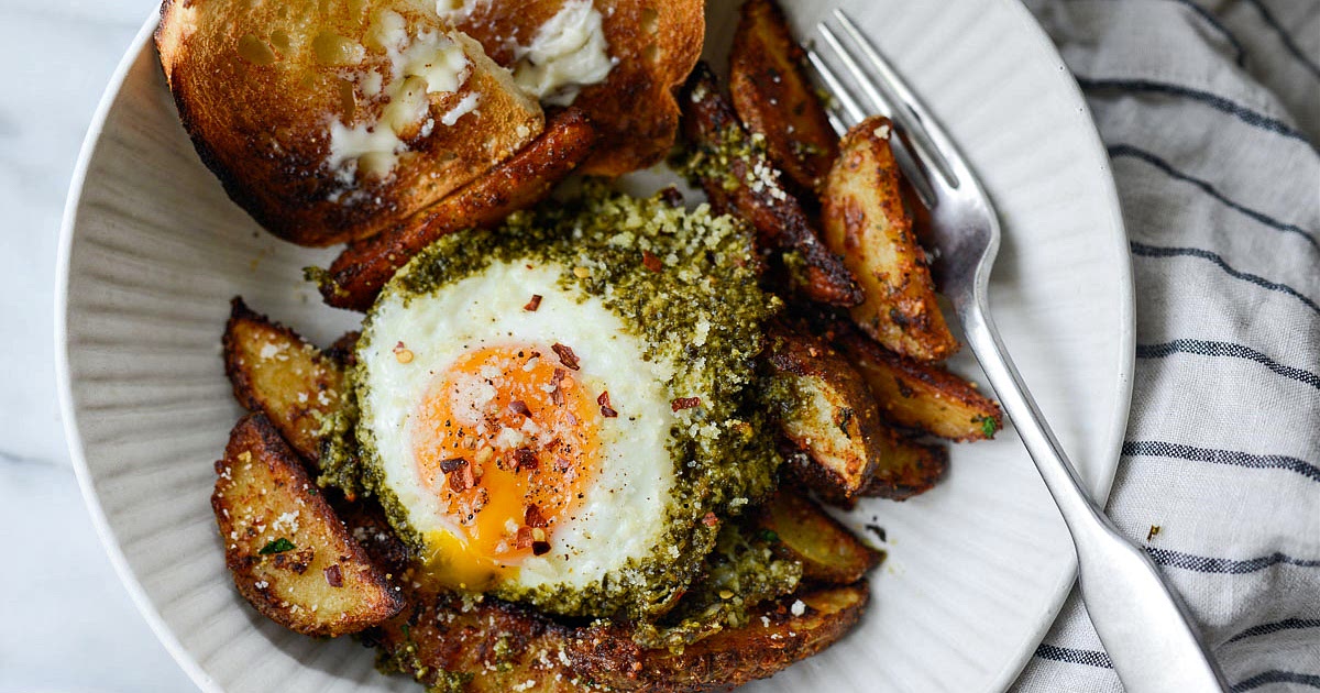 Pesto Fried Eggs Recipe | Samsung Food App