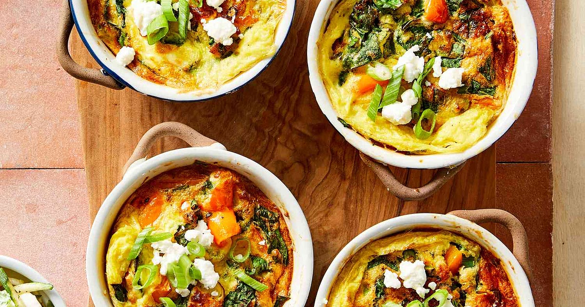 Air-Fryer Spinach-Pepper Egg Bites Recipe | Samsung Food App