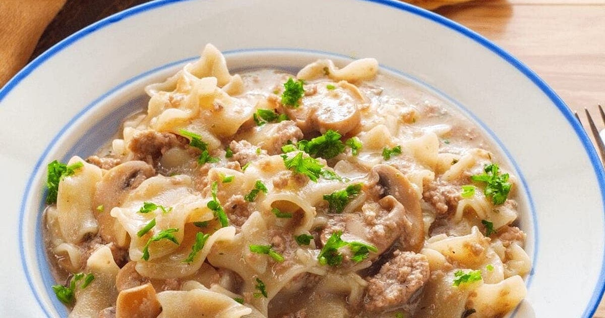 Slow Cooker Ground Beef and Pasta Recipe | Samsung Food App