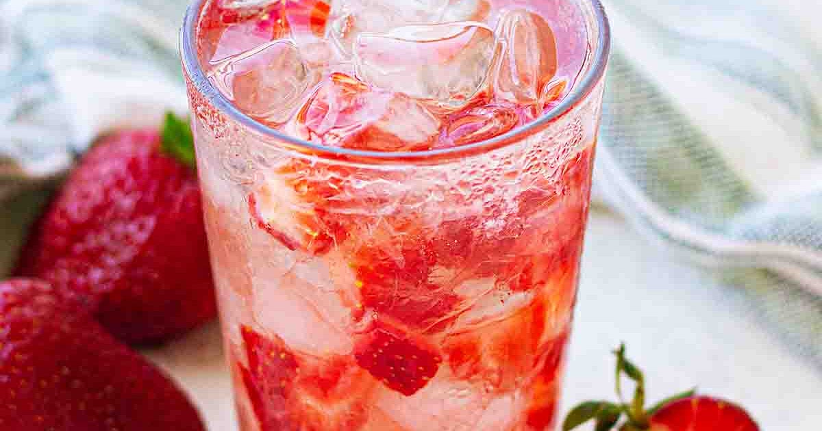 Starbucks Strawberry Acai Refresher Recipe | Samsung Food App