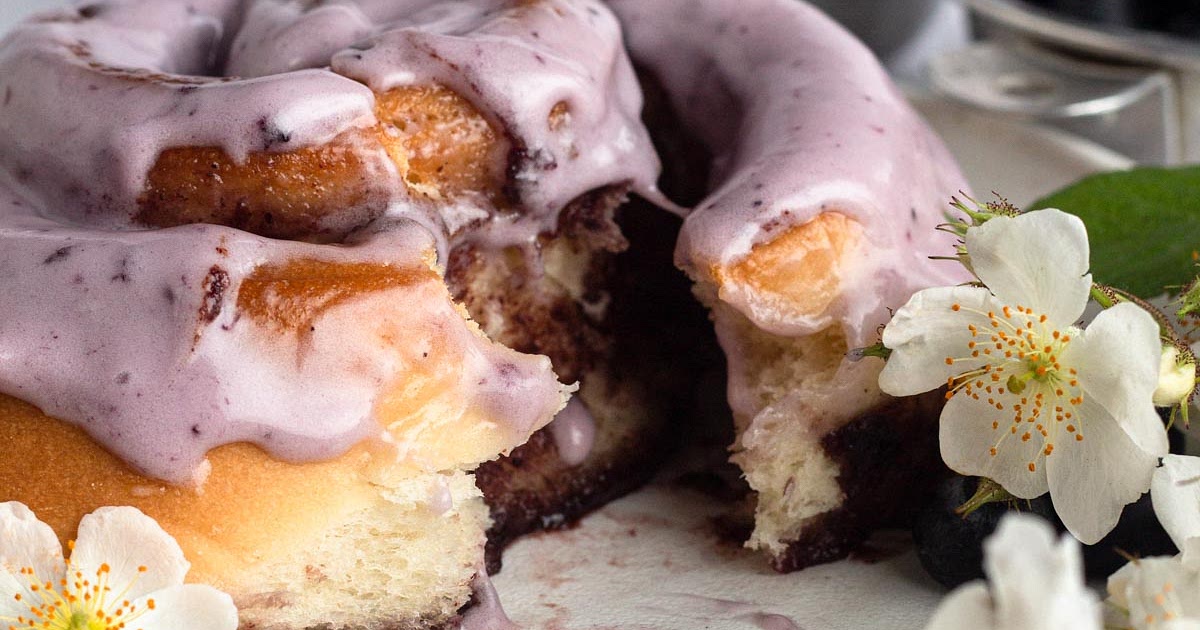 Blueberry Cinnamon Rolls Recipe | Samsung Food App