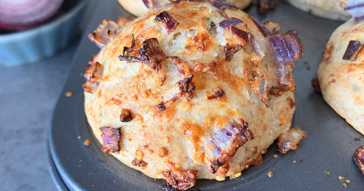 Rustic Spelt Buns Topped with Onion and Parmesan Recipe | Samsung Food App