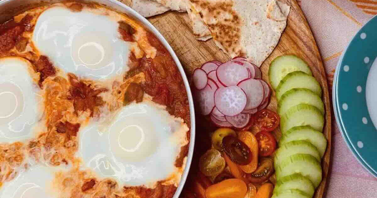 Roasted Peppers Baked Eggs Recipe | Samsung Food App