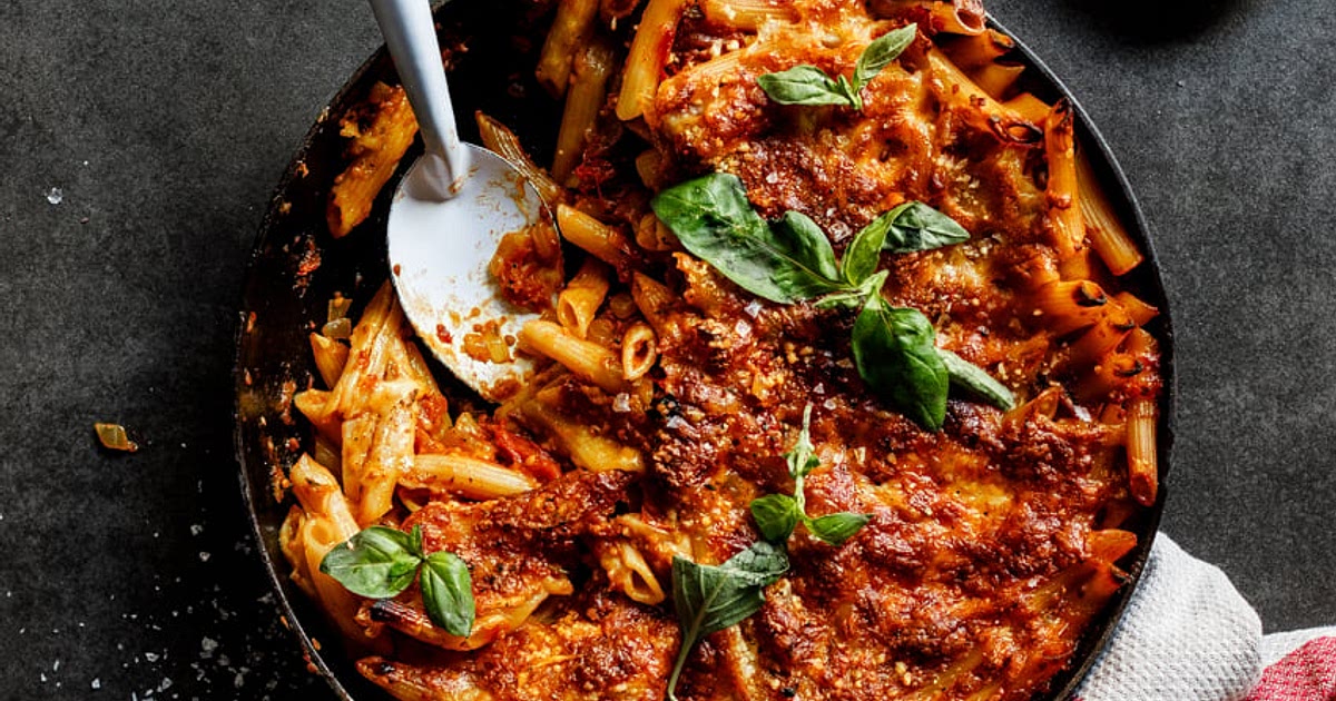 Easy cheese and tomato pasta bake Recipe | Samsung Food App