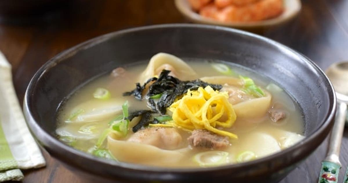 Mandu Rice Rice Cooker Tteok Mandu Guk (Rice Cake Soup with Dumplings) Recipe | Samsung Food App
