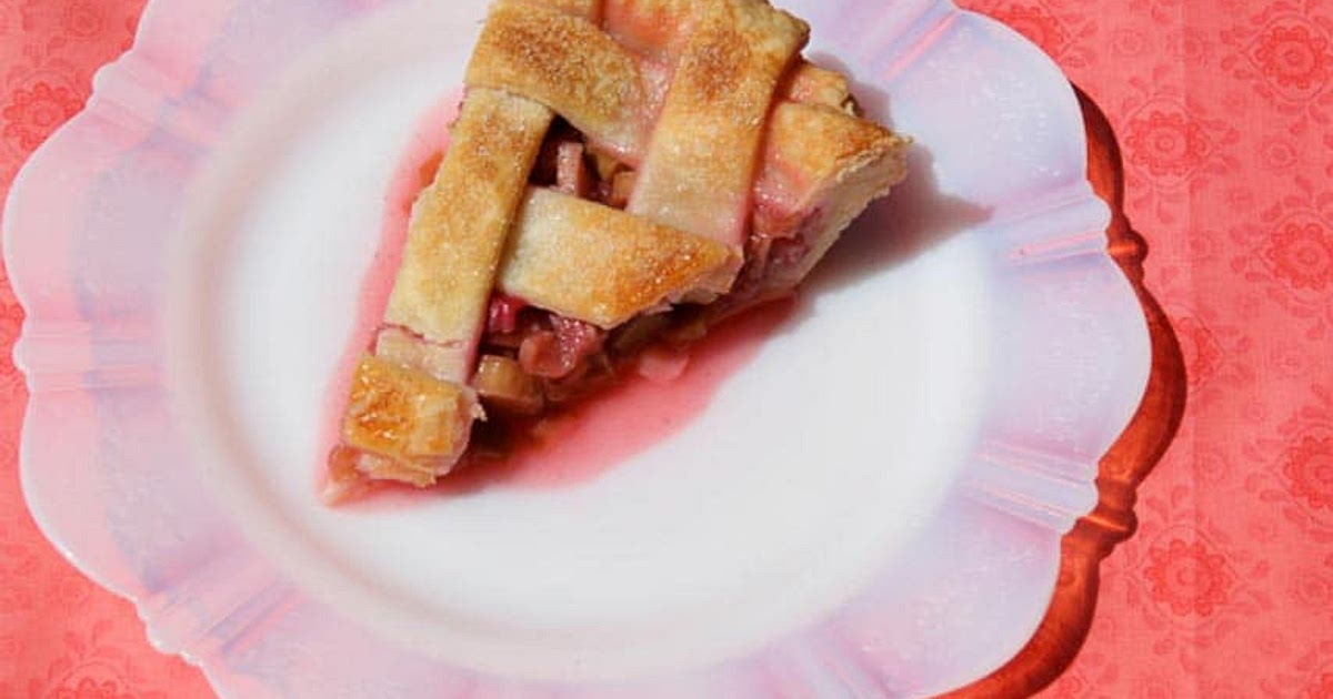 Rhubarb Pie with Lattice Crust Recipe | Samsung Food App