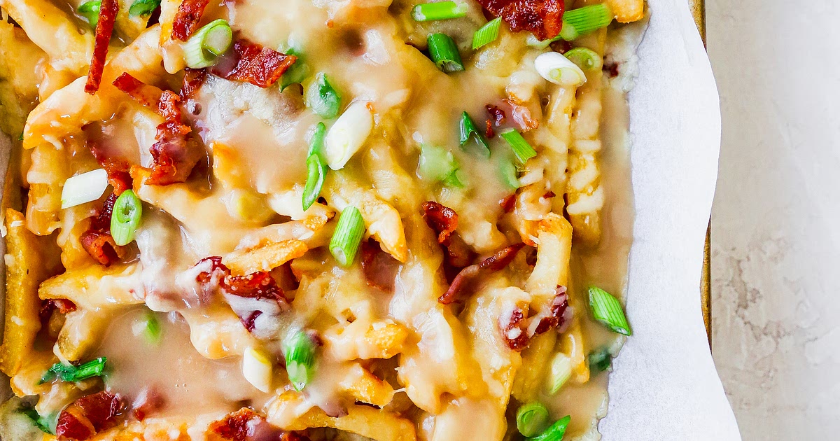 Irish Cheddar Poutine with Bacon & Whiskey Gravy Recipe | Samsung Food App