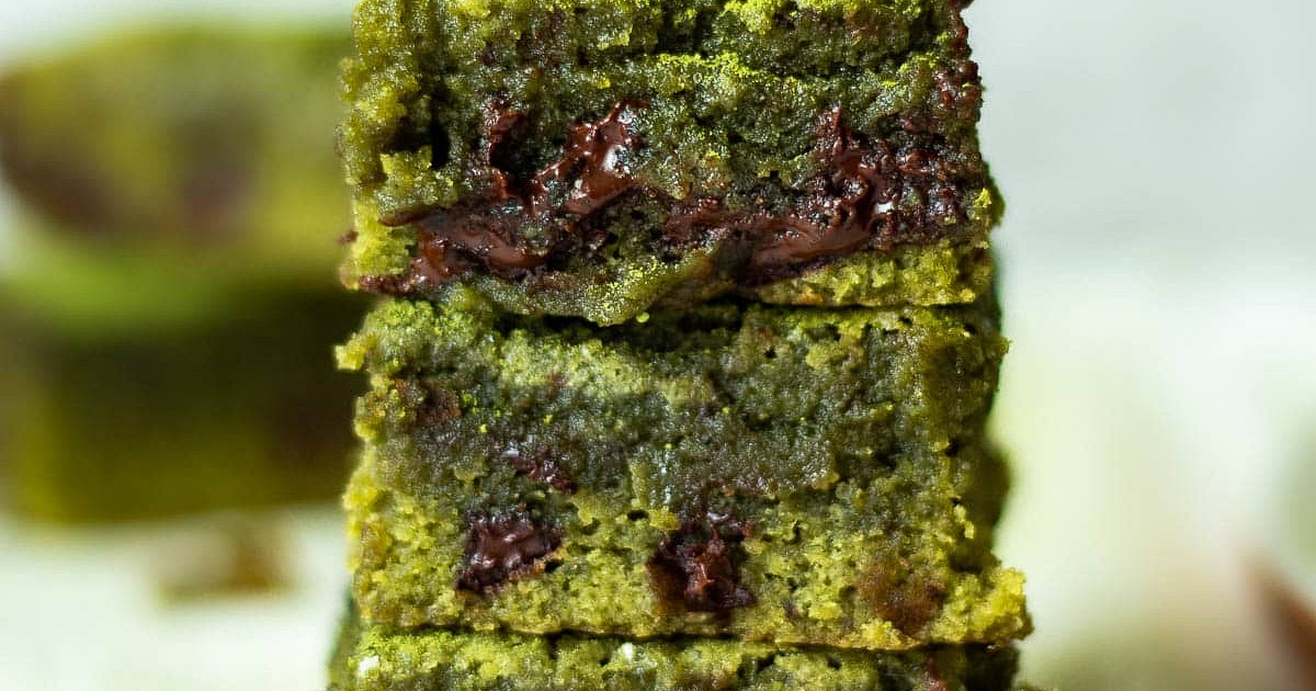 Matcha Brownies with Dark Chocolate Chunks Recipe | Samsung Food App