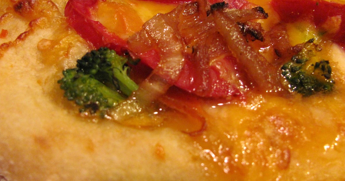 Thai Chicken Pizza With Sweet Chili Sauce Recipe | Samsung Food App