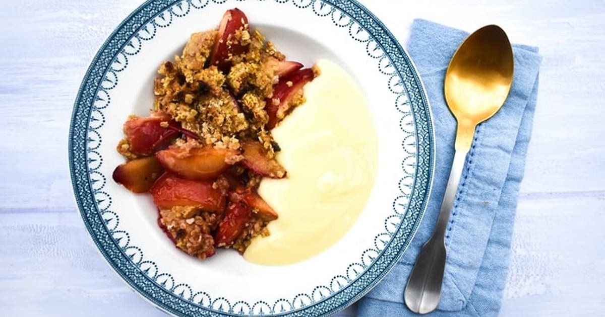Vegan Plum Crumble with Oats Recipe | Samsung Food App