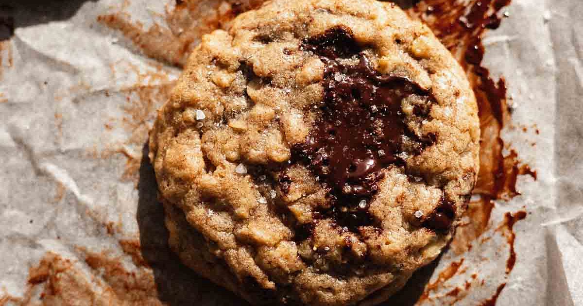 The Easiest Oatmeal Chocolate Chip Cookies Recipe | Samsung Food App