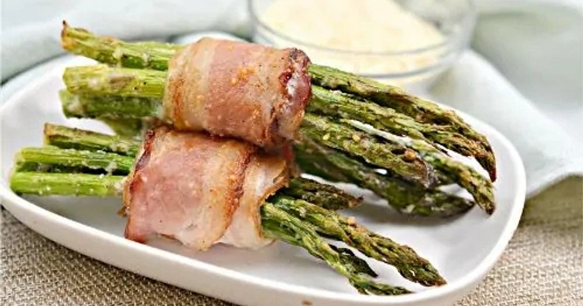 Keto Bacon-Wrapped Parmesan Asparagus Bundles Recipe | Samsung Food App