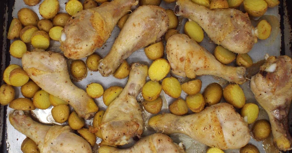 Sheet Pan Garlic Chicken Drumsticks and Baby Potatoes Recipe | Samsung Food App