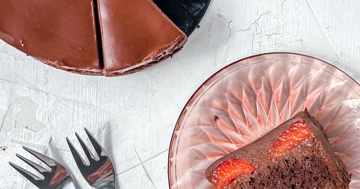 Strawberry Chocolate Cake Recipe | Samsung Food App