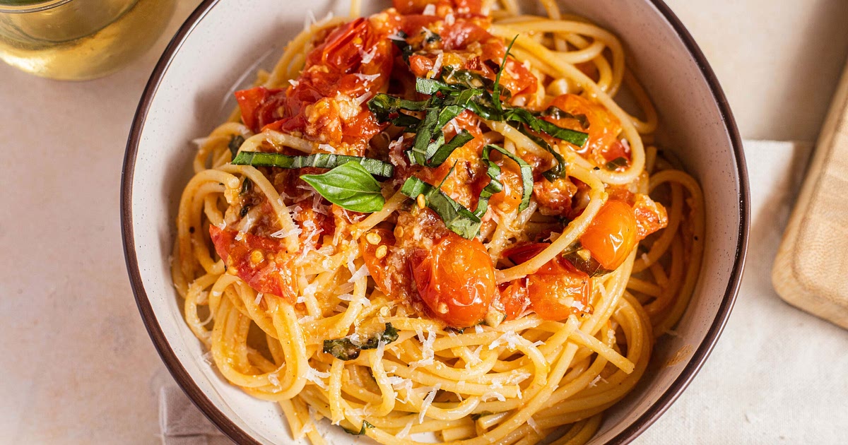 Blistered Tomato Pasta Recipe | Samsung Food App