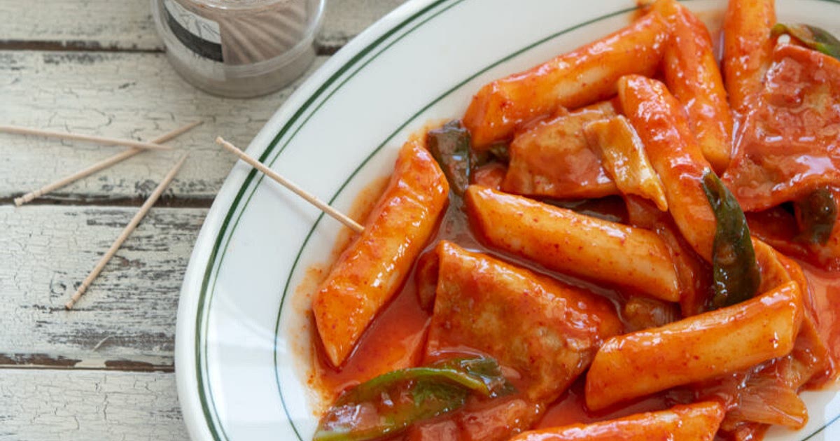Classic Tteokbokki: 20-Minute Korean Spicy Rice Cakes Recipe | Samsung Food App