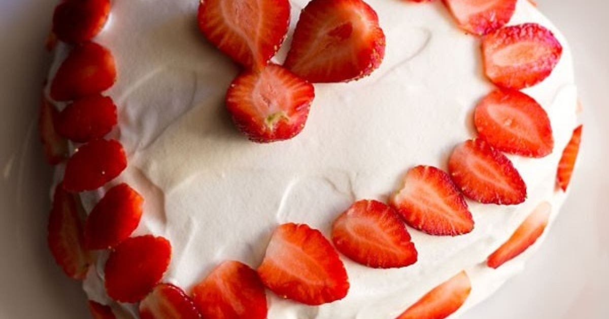 Strawberry Cream Cake Recipe | Samsung Food App