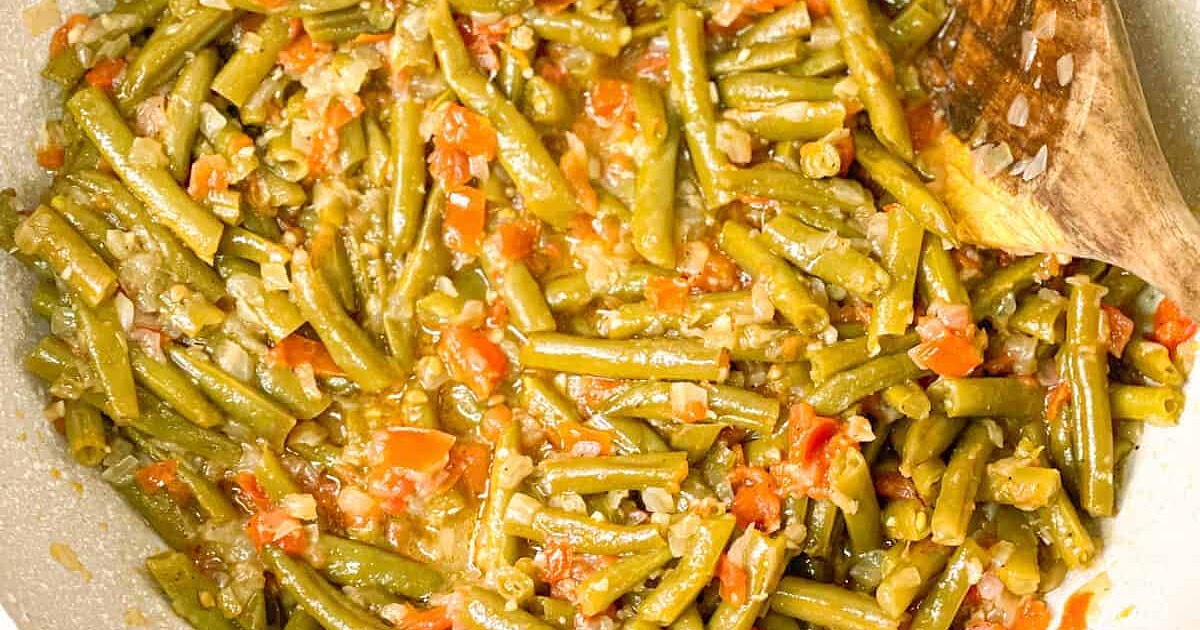Loubieh Bzeit - Braised Green Beans Recipe | Samsung Food App
