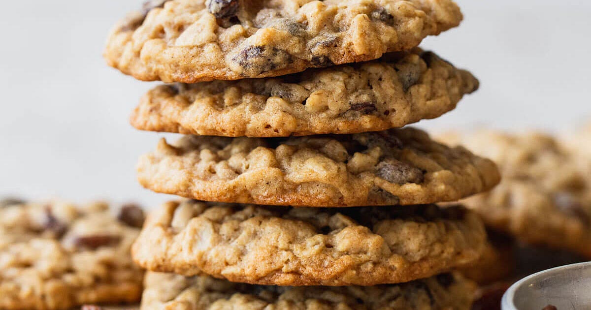 Soft and Chewy Oatmeal Raisin Cookies Recipe | Samsung Food App