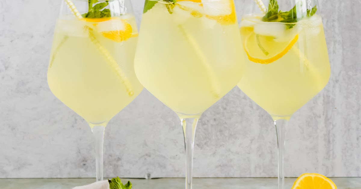 Limoncello Spritz (A Lemon Prosecco Cocktail) Recipe | Samsung Food App