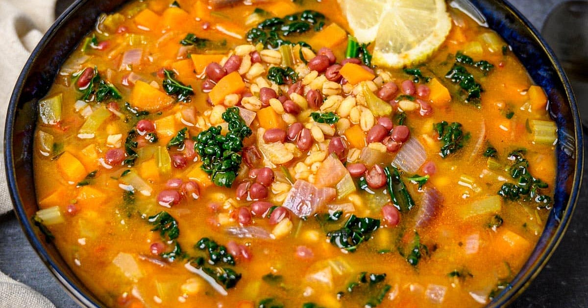 Adzuki Beans Soup with Pearl Barley and Kale Recipe | Samsung Food App