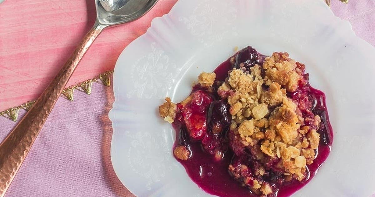 Low FODMAP Cranberry Crisp with Grapes & Citrus Recipe | Samsung Food App