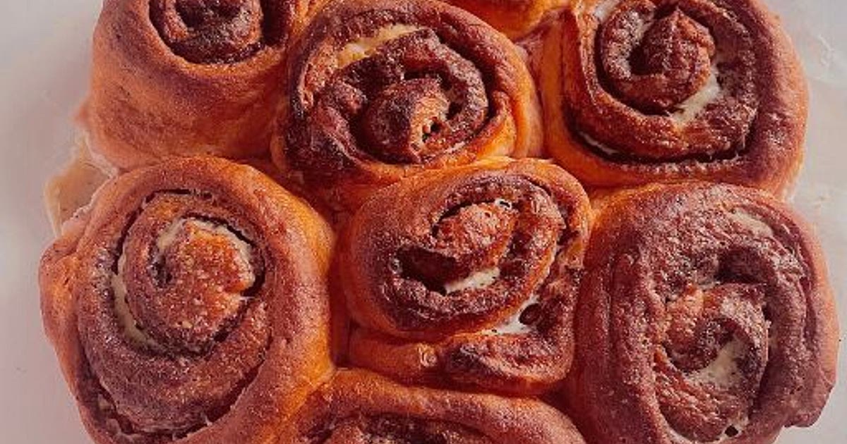 Pink Strawberry Cinnamon Rolls Recipe | Samsung Food App