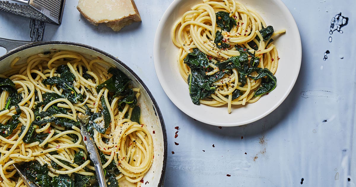 Spaghetti Aglio e Olio With Lots of Kale Recipe | Samsung Food App