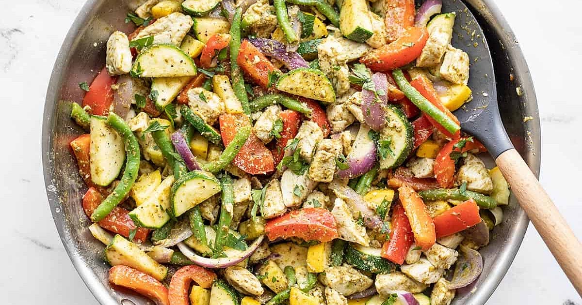 Easy Pesto Chicken and Vegetables Recipe | Samsung Food App