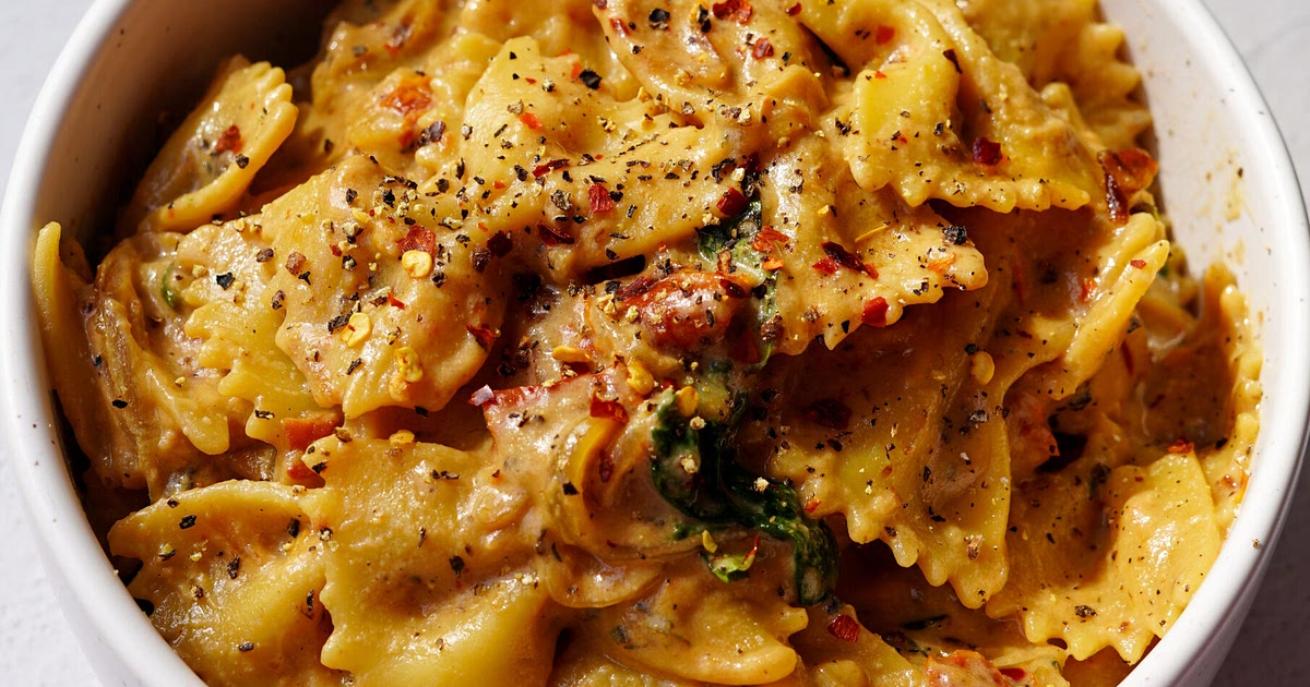 Caramelized Onion and Sun-Dried Tomato Pasta Recipe | Samsung Food App