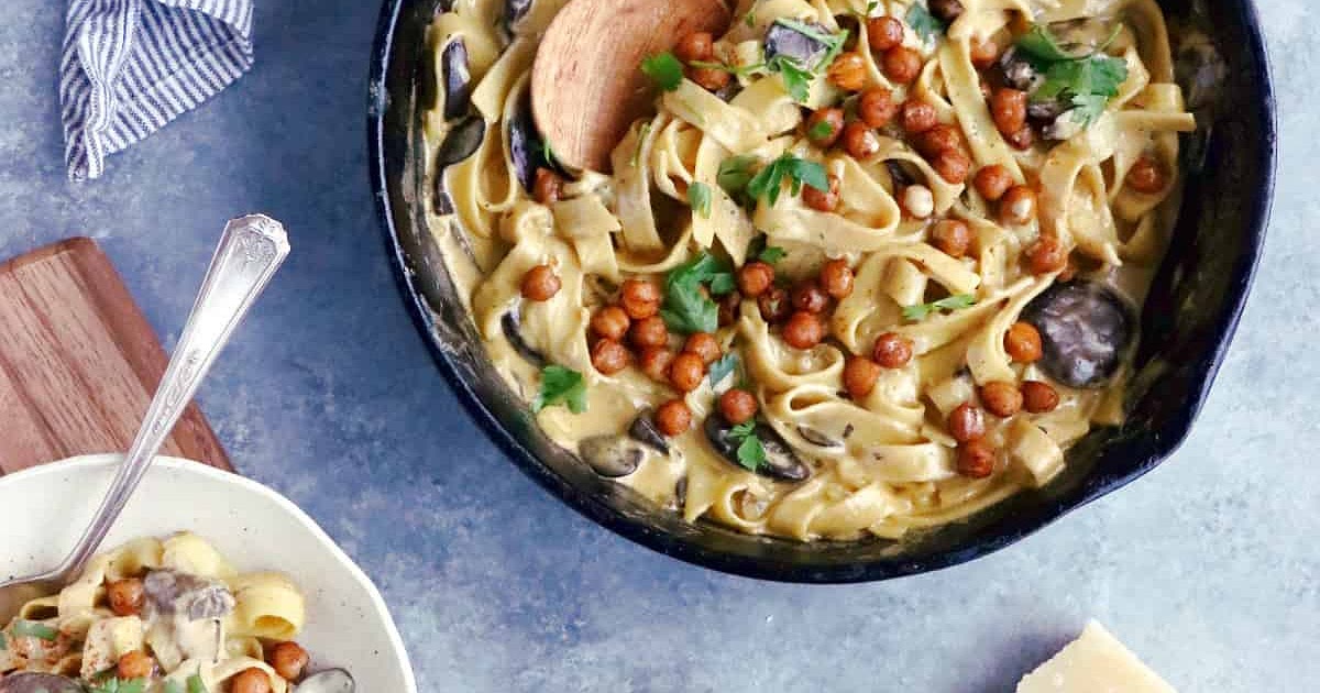 Creamy Mushroom Pasta with Chickpeas Recipe | Samsung Food App