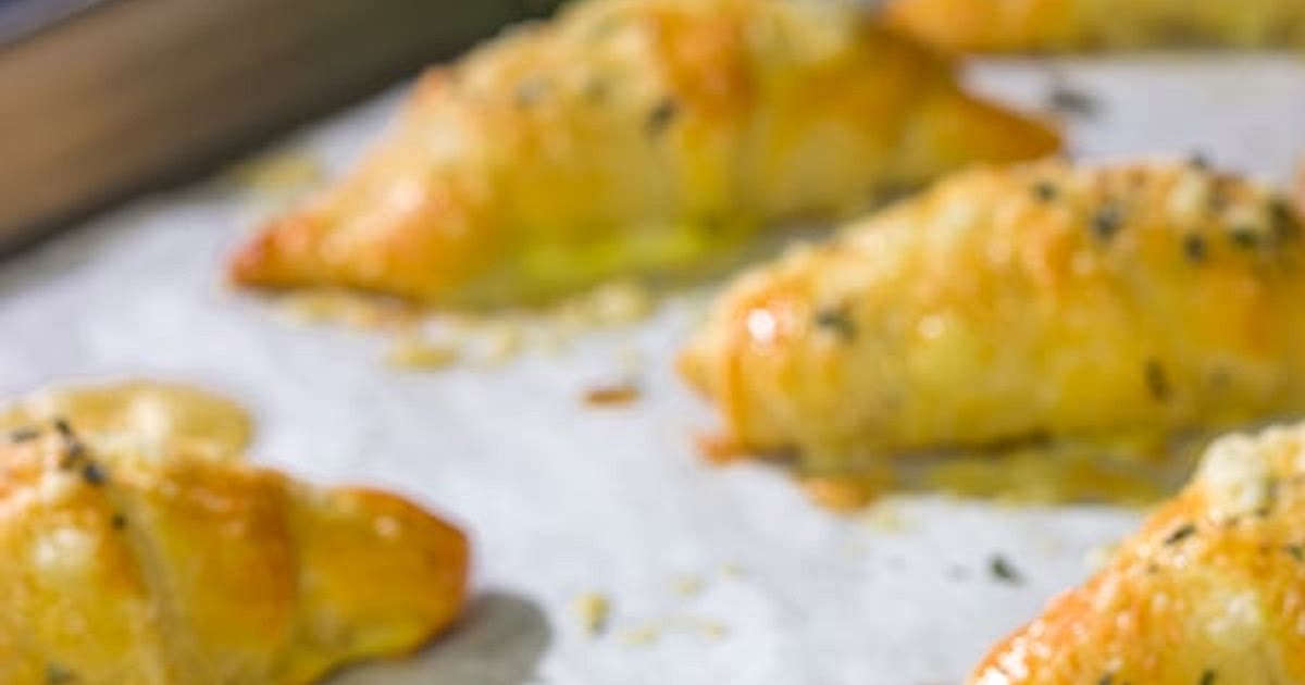 Cheesy Crescent Rolls Recipe | Samsung Food App